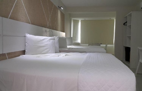 Emirates Hotel & Suites image 20