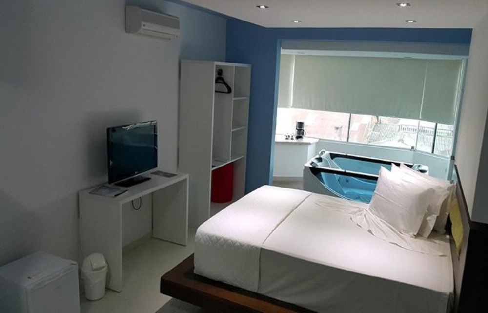 Room image 4